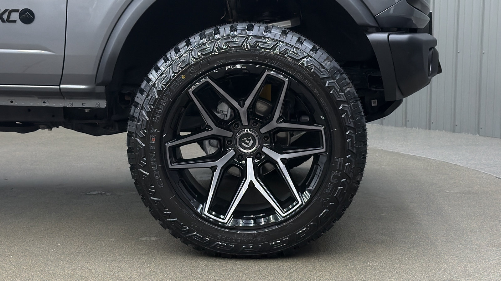 Used 2025 Ford Bronco Badlands w/ Black Appearance Package AWD/4WD image 9