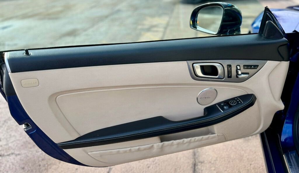 Used 2020 Mercedes-Benz SLC 300 image 12