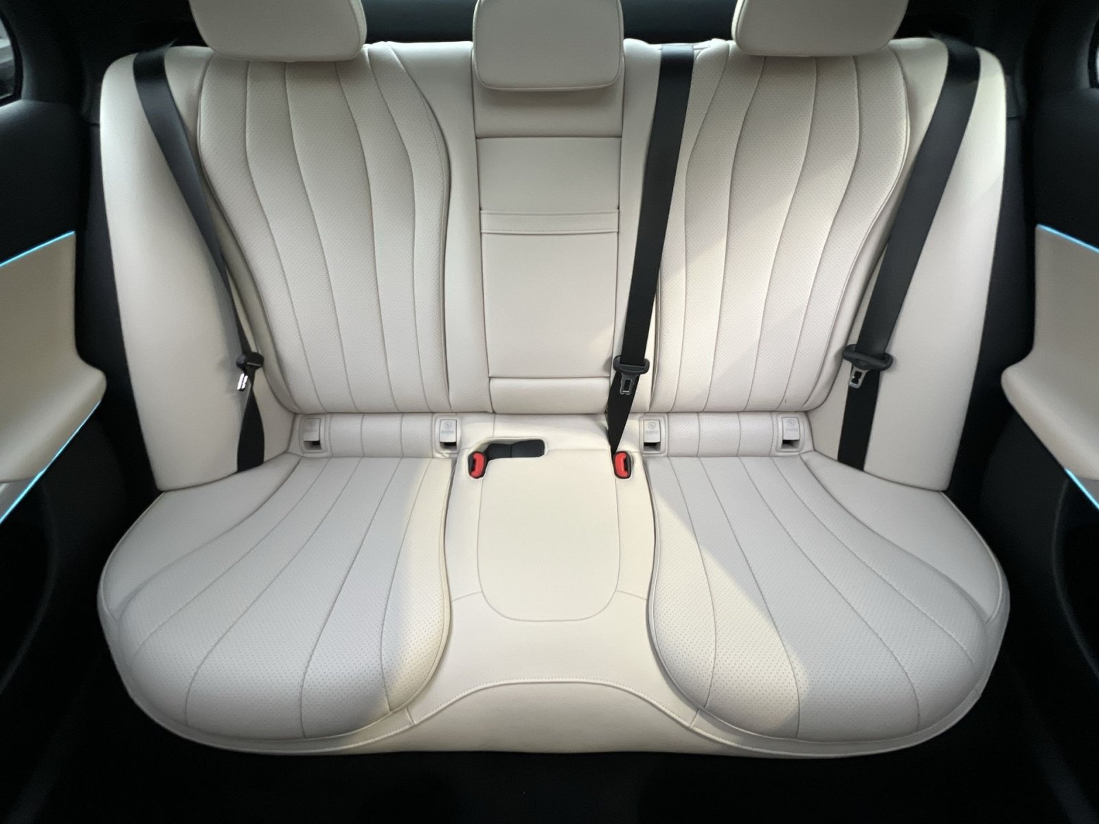 Certified 2025 Mercedes-Benz E 350 4MATIC Sedan w/ Driver Assistance Package image 15