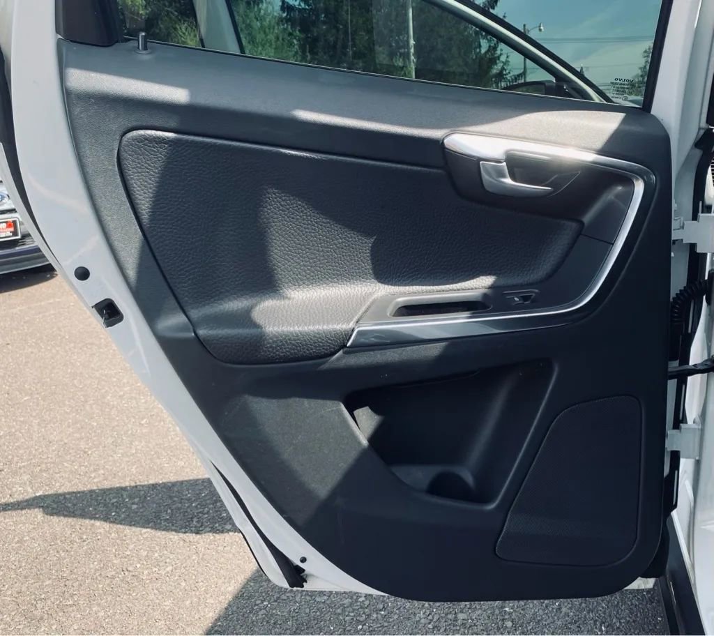 Used 2012 Volvo XC60 T6 image 20