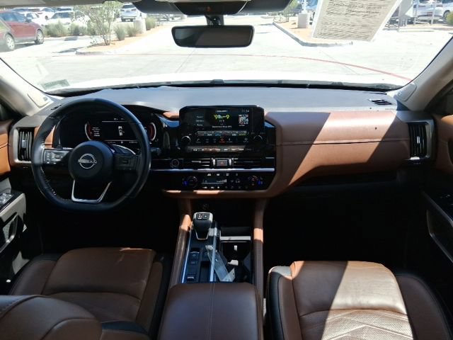Used 2023 Nissan Pathfinder Platinum FWD image 10