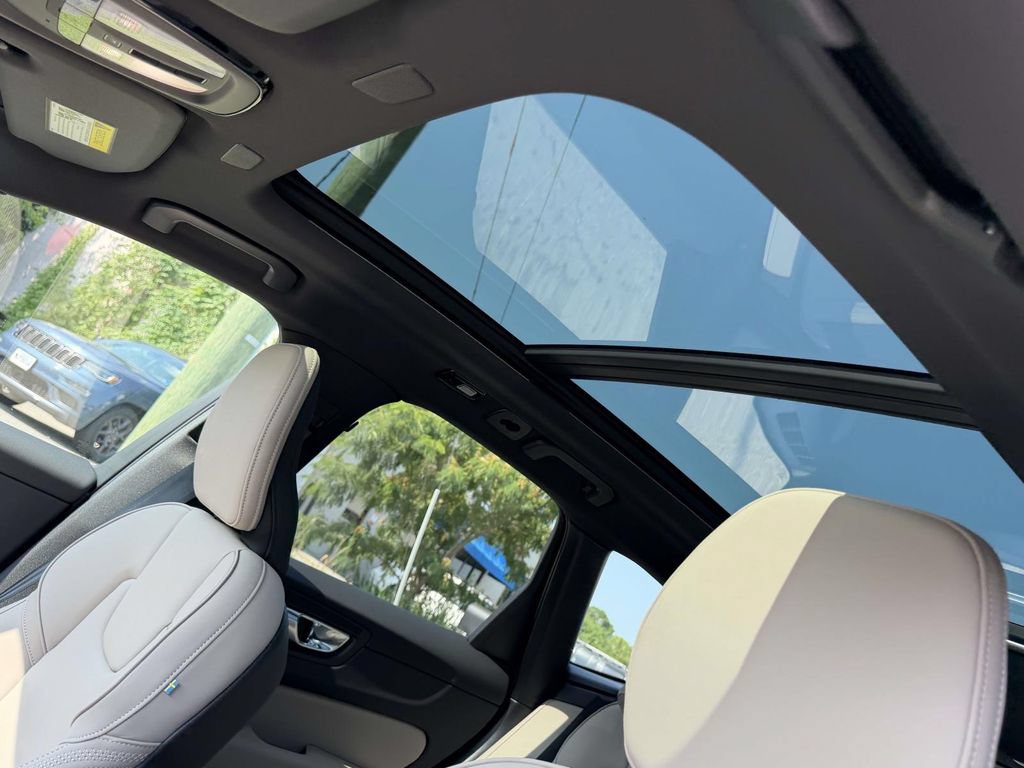 New 2026 Volvo XC60 T8 Core w/ Climate Package AWD/4WD image 18