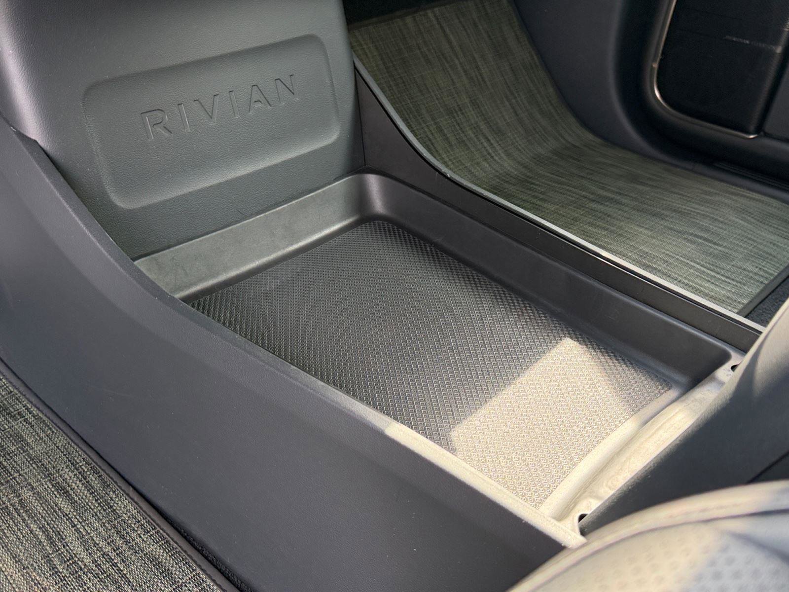 Used 2022 Rivian R1T Adventure image 31