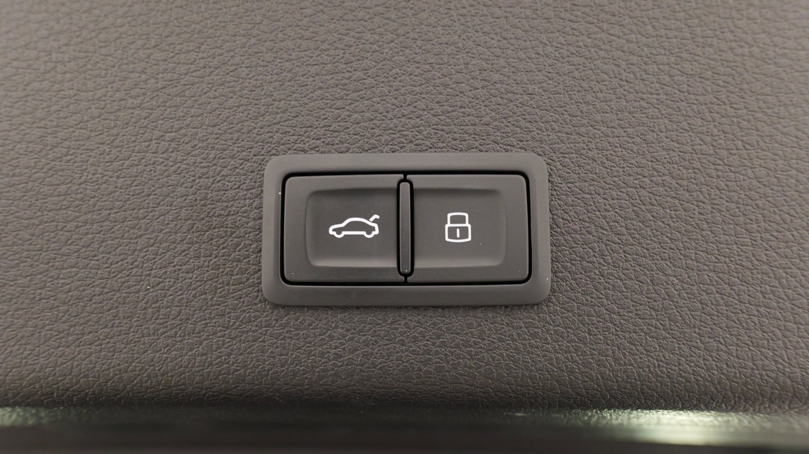 Used 2022 Audi e-tron Premium Plus w/ Premium Plus Package image 76