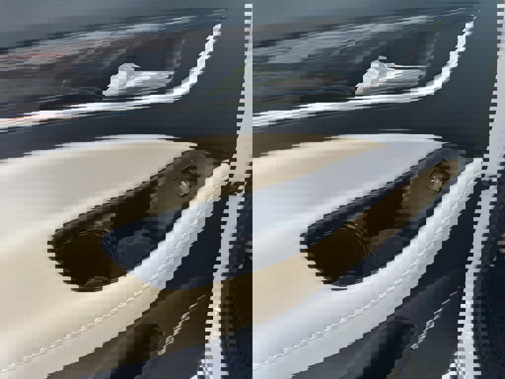 Used 2023 Buick Enclave Premium w/ Experience Buick Package image 11