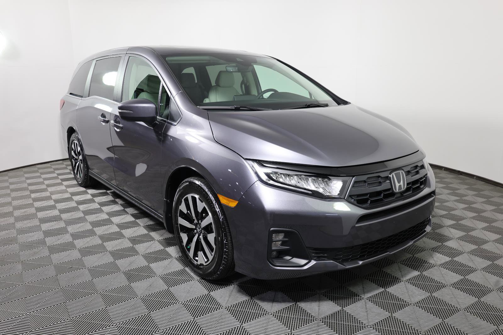 Used 2026 Honda Odyssey EX-L image 3