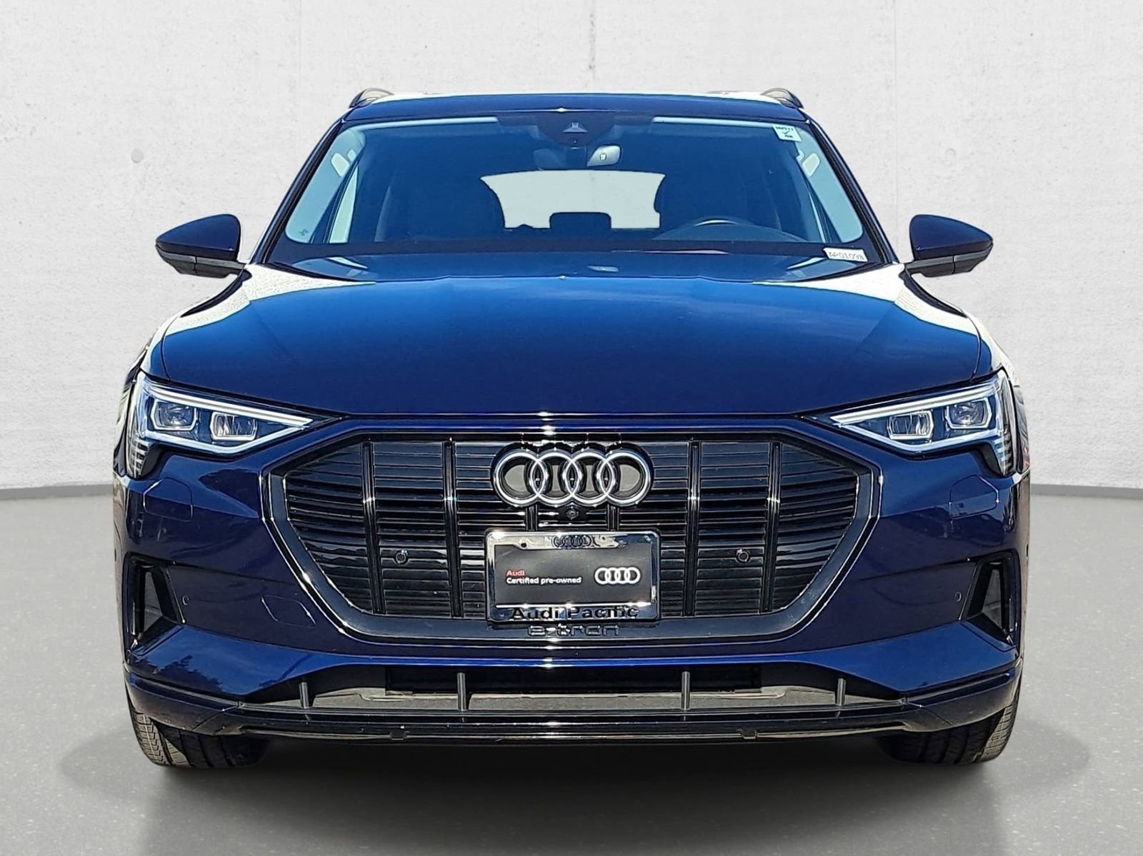 Certified 2023 Audi e-tron Premium Plus w/ Premium Plus Package AWD/4WD image 2