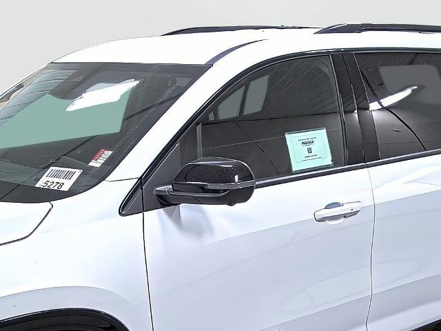 New 2026 Chevrolet Traverse RS w/ LPO, Floor Liner Package image 8