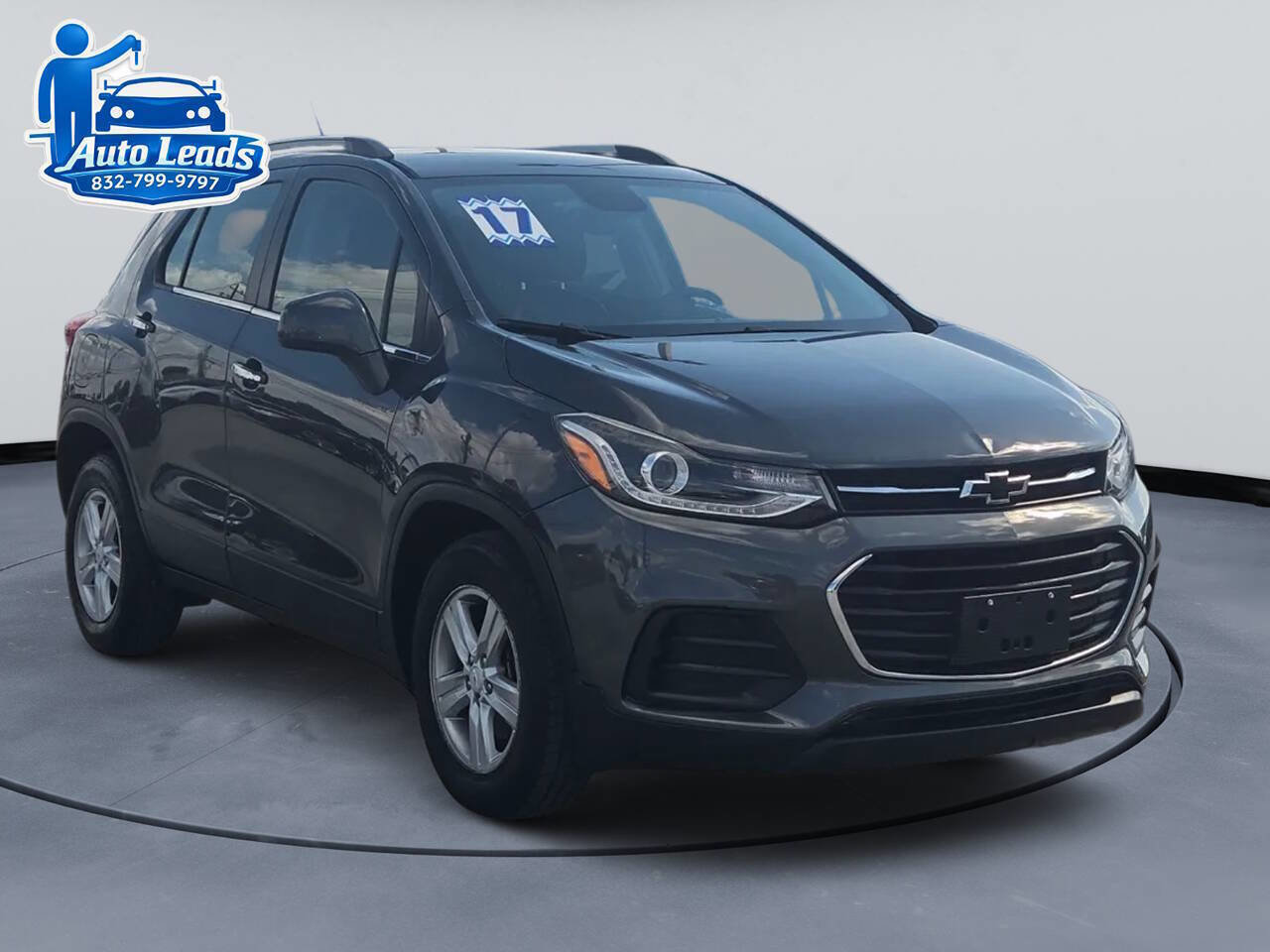 Used 2017 Chevrolet Trax LT w/ LT Convenience Package AWD/4WD image 2