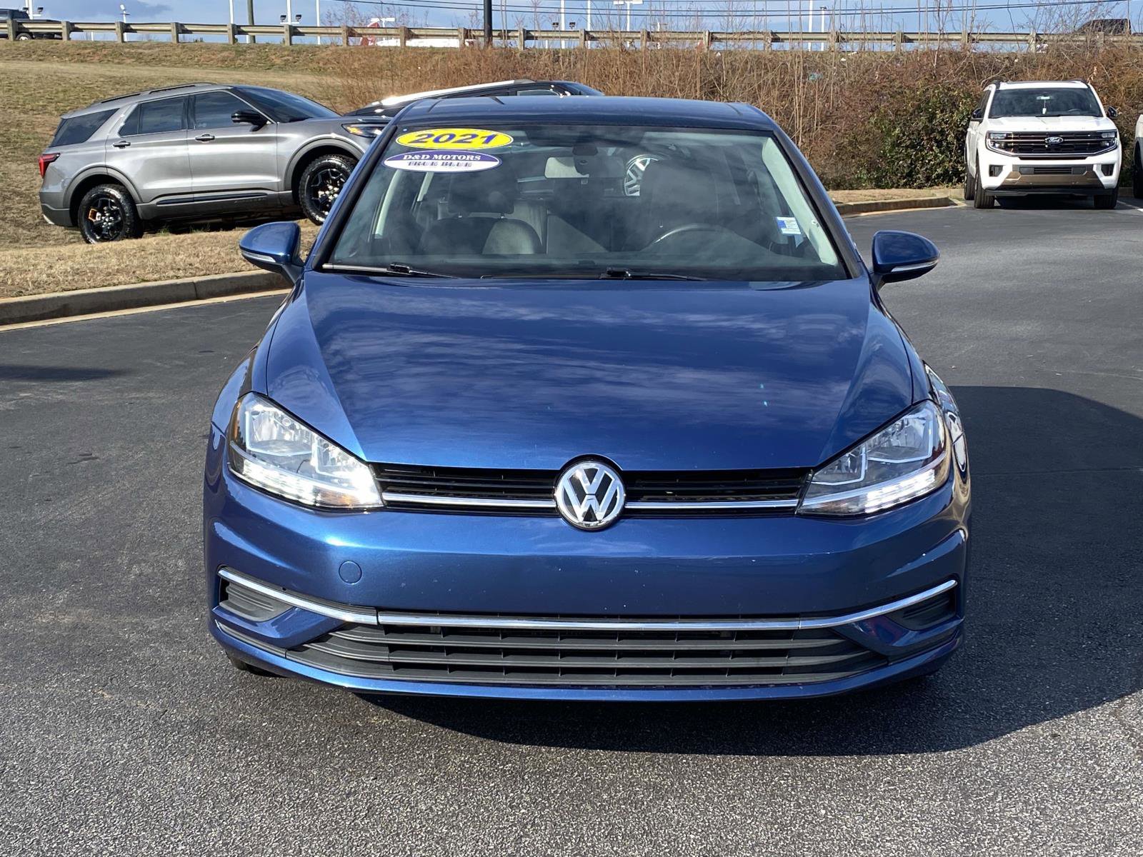 Used 2021 Volkswagen Golf 4-Door image 2