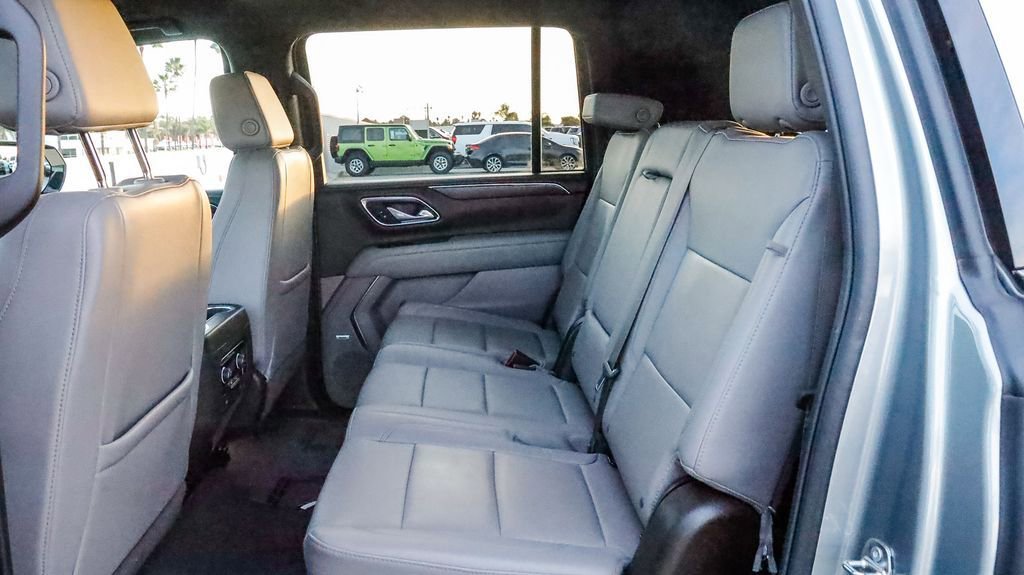 Used 2024 Chevrolet Suburban LT image 20