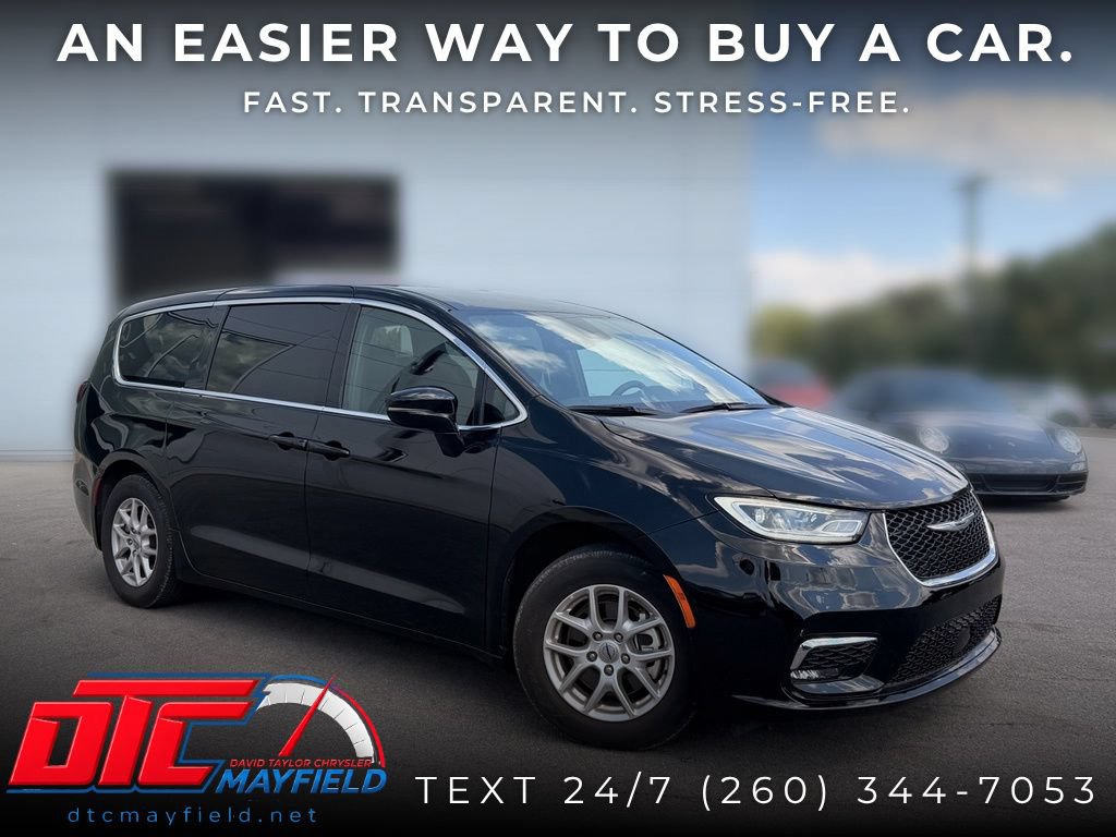 Used 2025 Chrysler Pacifica Select FWD image 1