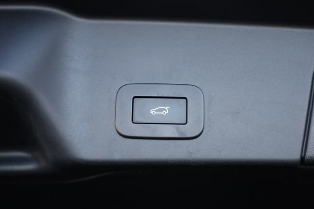 Used 2023 Land Rover Range Rover Evoque R-Dynamic SE image 24