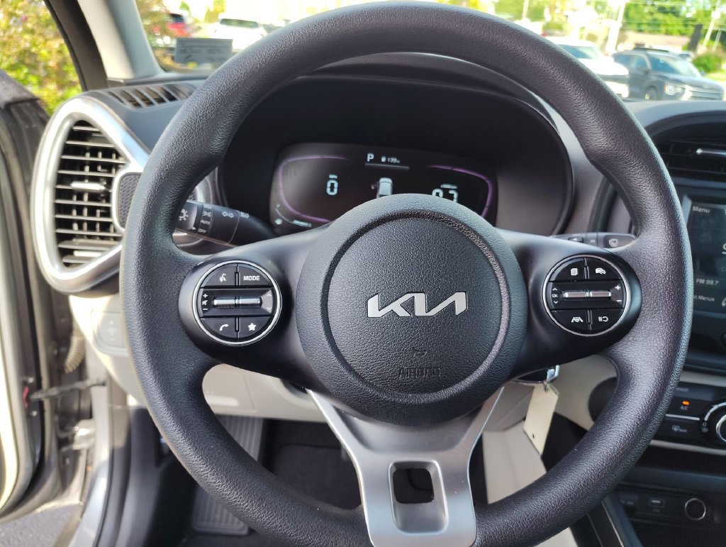 Certified 2023 Kia Soul LX w/ LX Technology Package FWD image 14