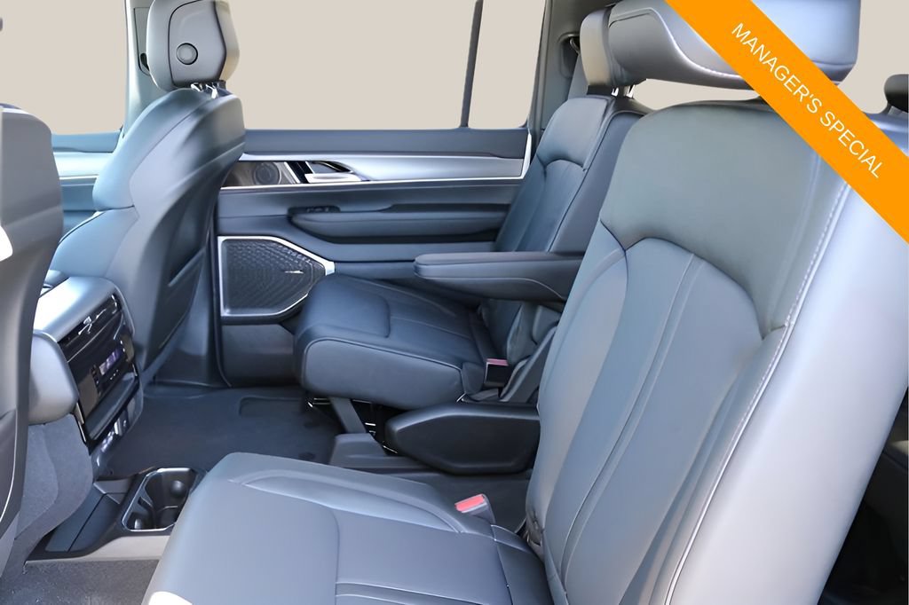 New 2026 Jeep Grand Wagoneer L Limited AWD/4WD image 14