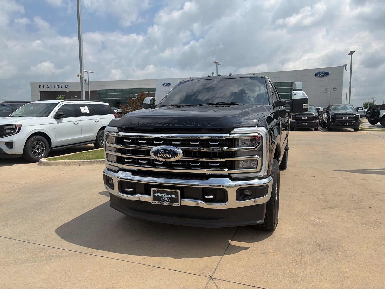 Used 2024 Ford F250 Lariat w/ Lariat Ultimate Package AWD/4WD image 27