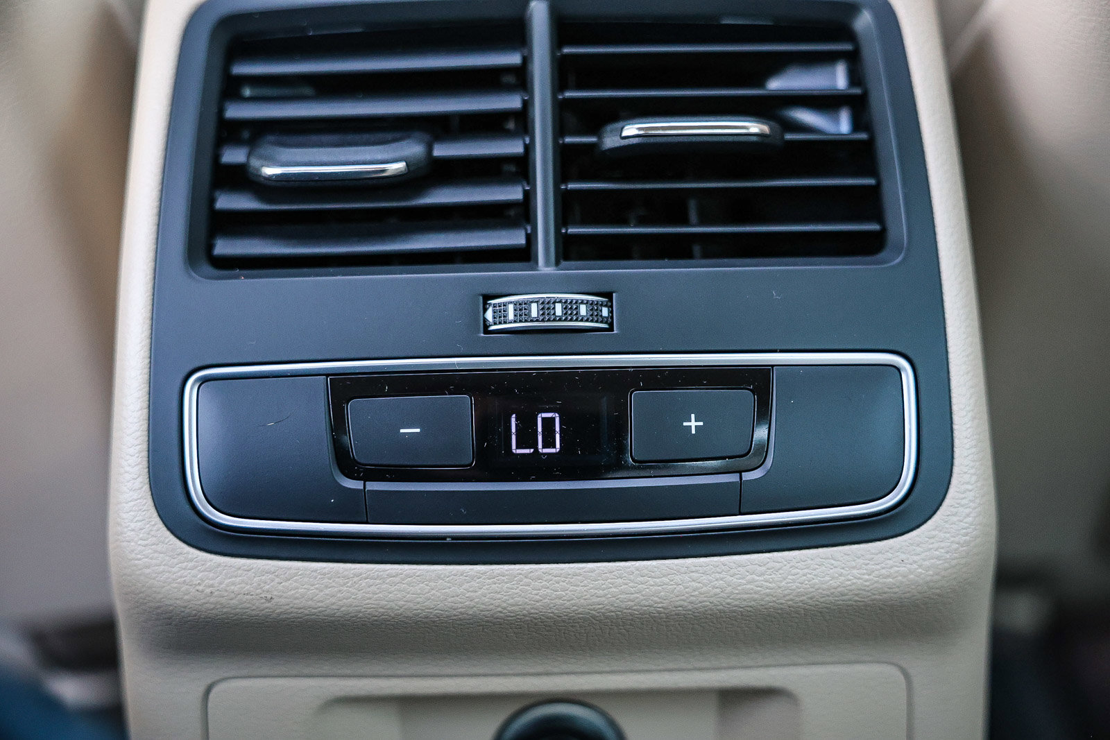 Used 2018 Audi A4 2.0T Premium w/ 18" Wheel Package image 7