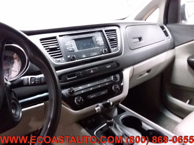 Used 2015 Kia Sedona LX FWD image 12