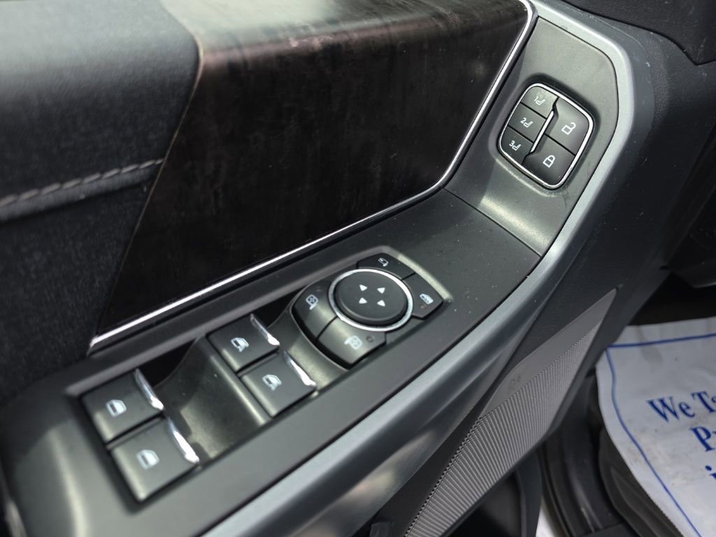 Used 2023 Ford F150 Lariat w/ Trailer Tow Package image 19