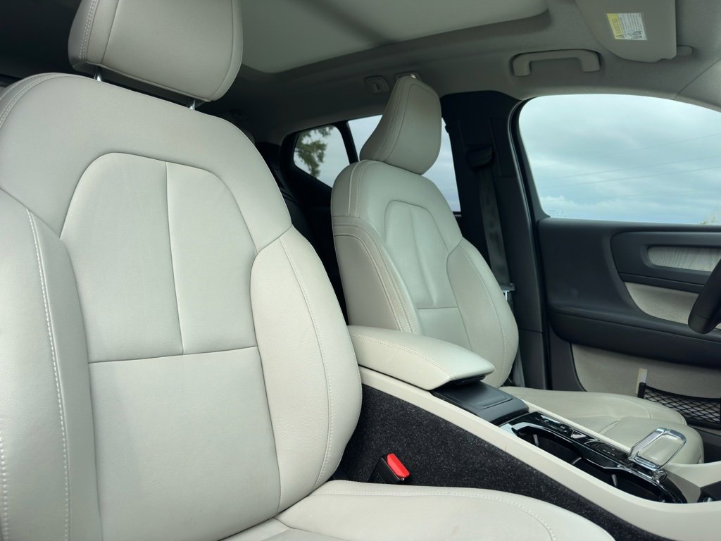 Used 2021 Volvo XC40 T5 Inscription w/ Advanced Package image 13