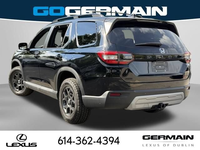 Used 2025 Honda Pilot TrailSport image 11