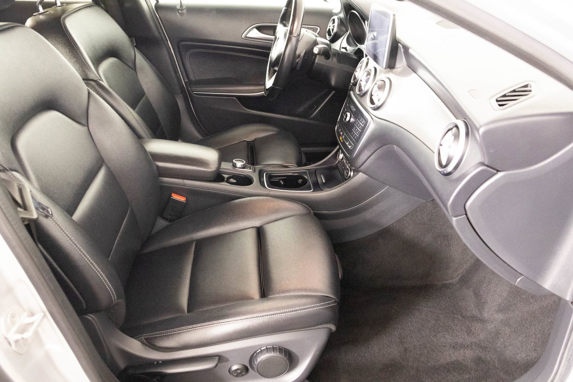 Used 2016 Mercedes-Benz GLA 250 GLA 250 image 41