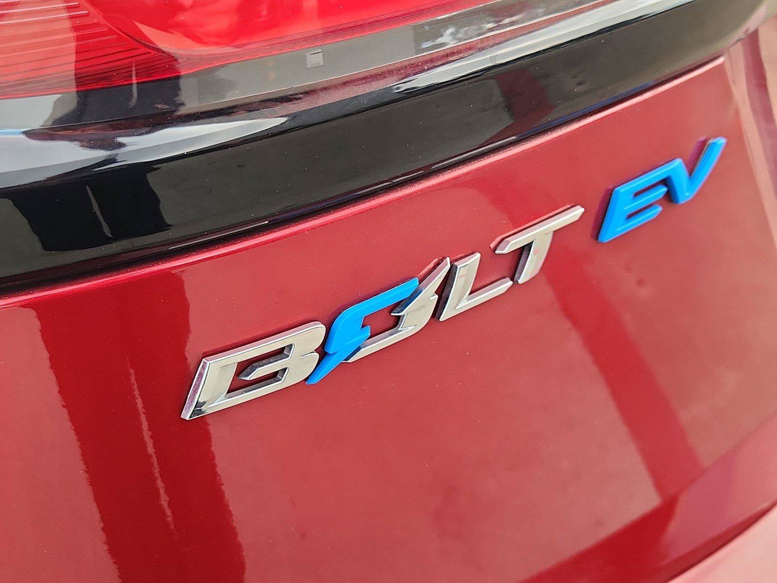 Used 2023 Chevrolet Bolt LT w/ Infotainment Package FWD image 30