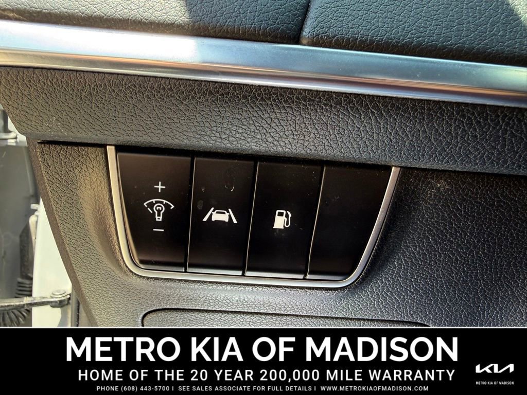 Used 2022 Kia Stinger GT-Line w/ Sun & Sound Package AWD/4WD image 16
