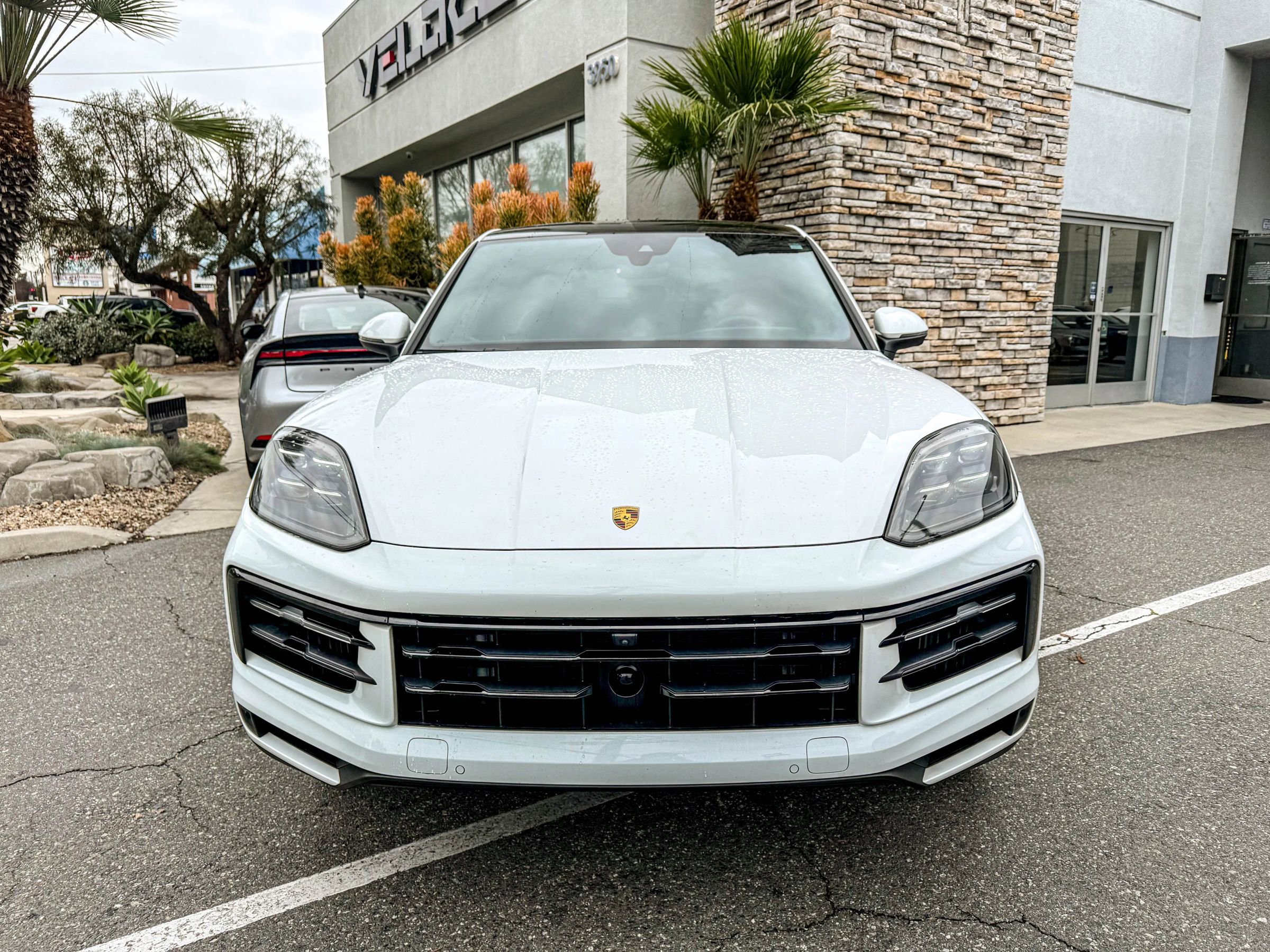 Used 2024 Porsche Cayenne Coupe image 9