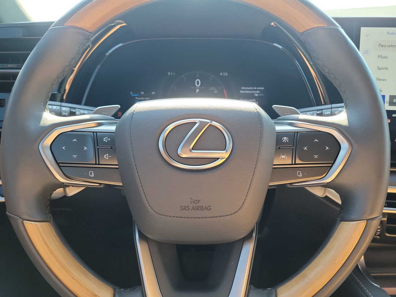 Used 2025 Lexus RX 350 Premium Plus w/ Convenience Package FWD image 29
