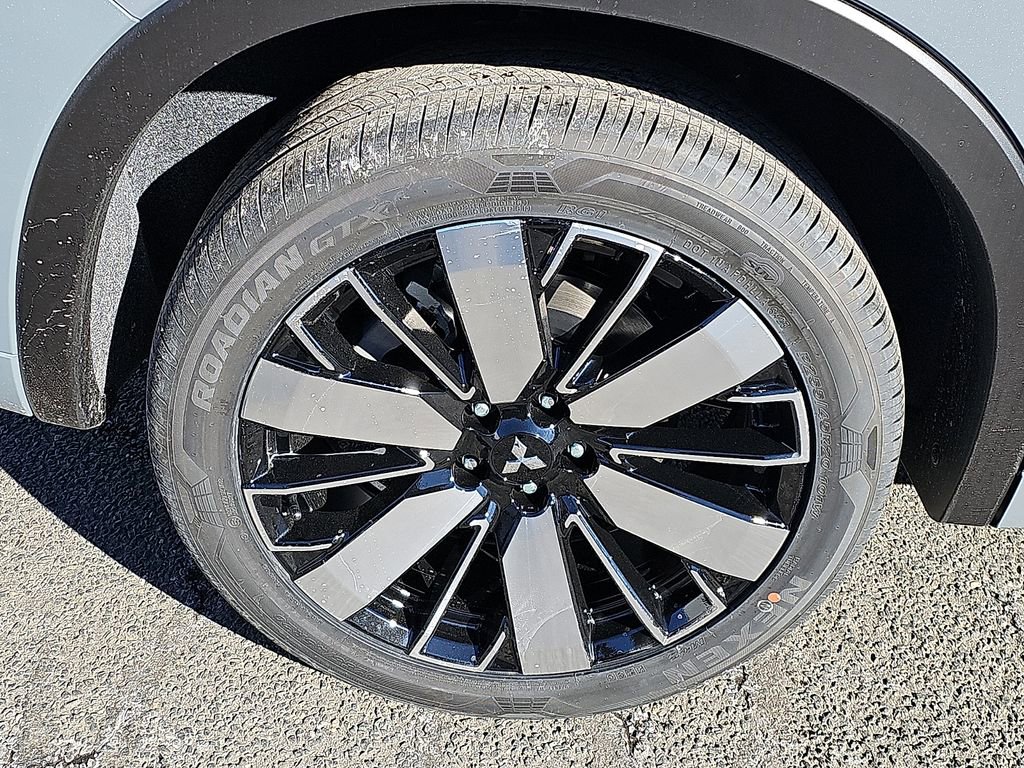 New 2026 Mitsubishi Outlander SEL image 5