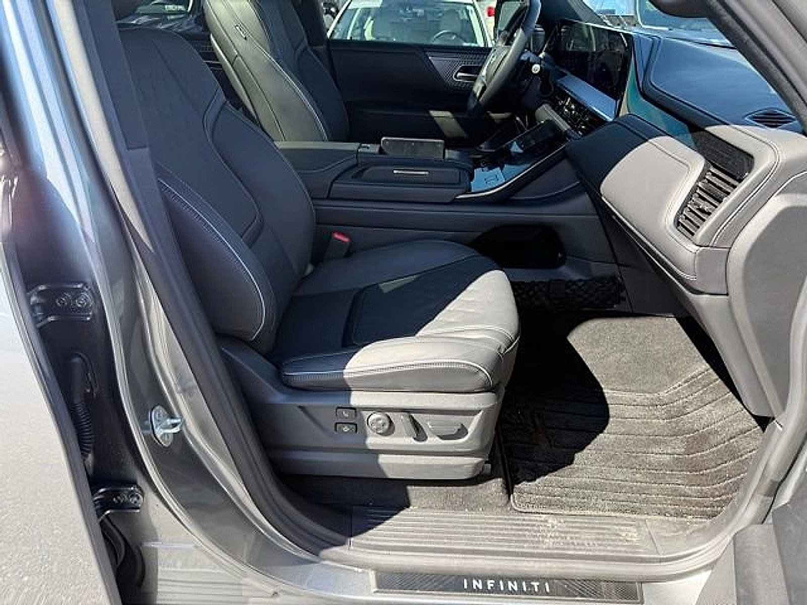 Certified 2026 INFINITI QX80 Autograph w/ Premium Cargo Package AWD/4WD image 34