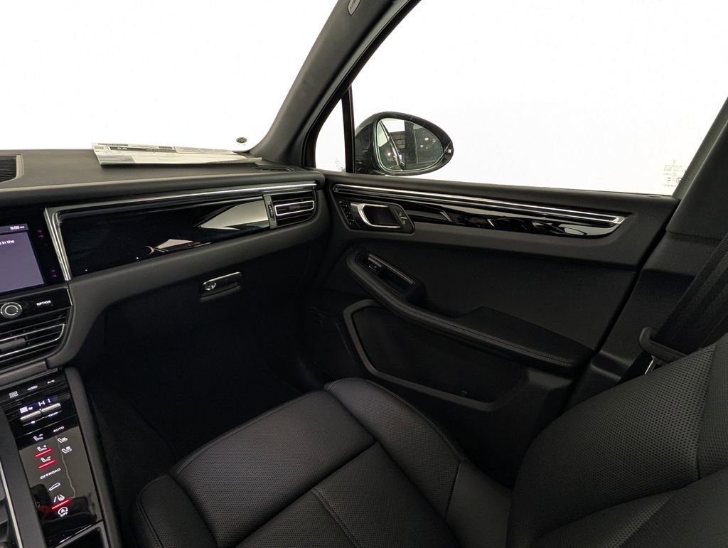 New 2026 Porsche Macan S image 23