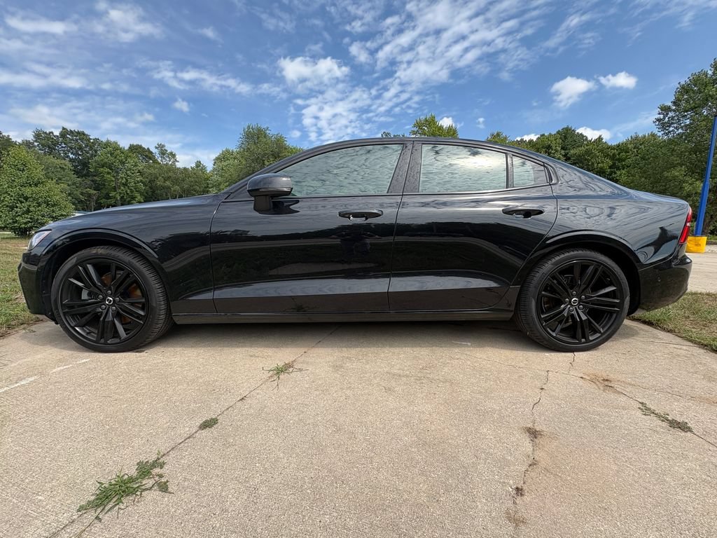 Used 2023 Volvo S60 B5 Plus AWD/4WD image 2