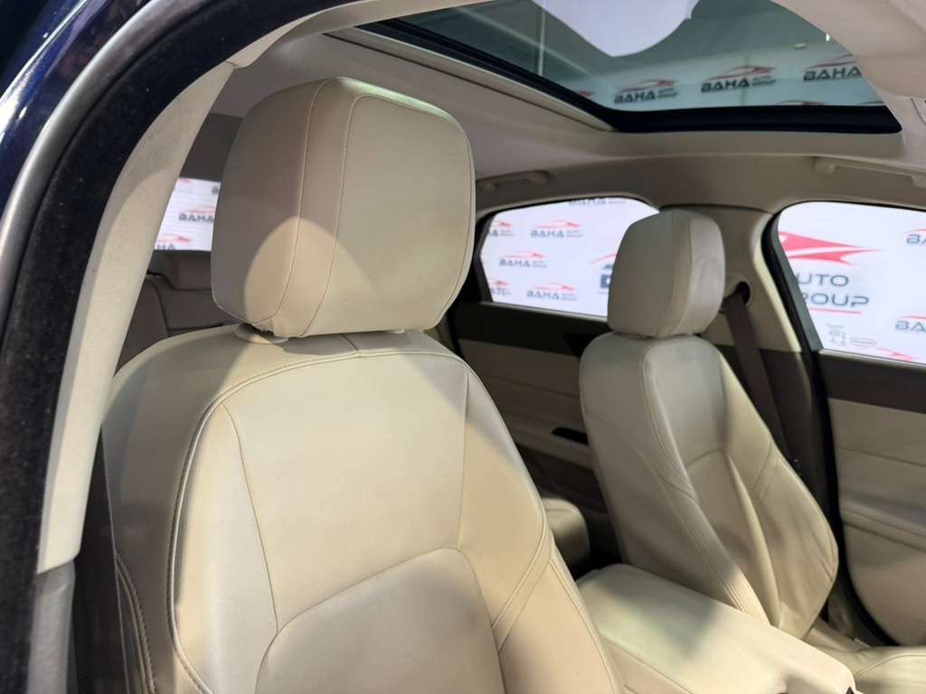 Used 2018 Jaguar XF Premium AWD/4WD image 48