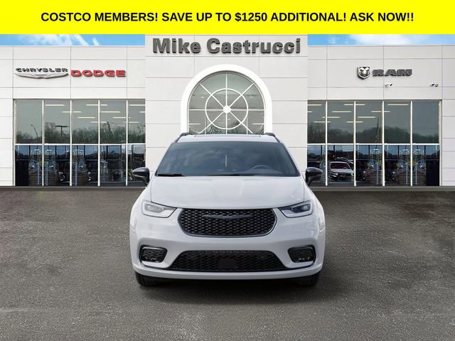 New 2026 Chrysler Pacifica Limited w/ S Appearance Package AWD/4WD image 6