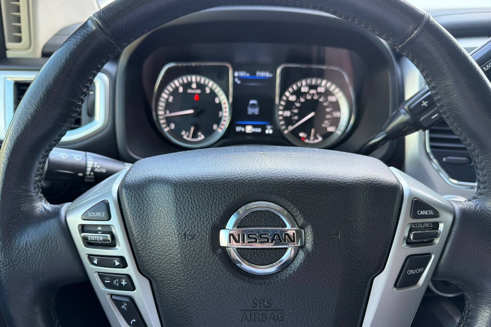 Used 2019 Nissan Titan SV w/ SV Convenience Package AWD/4WD image 20