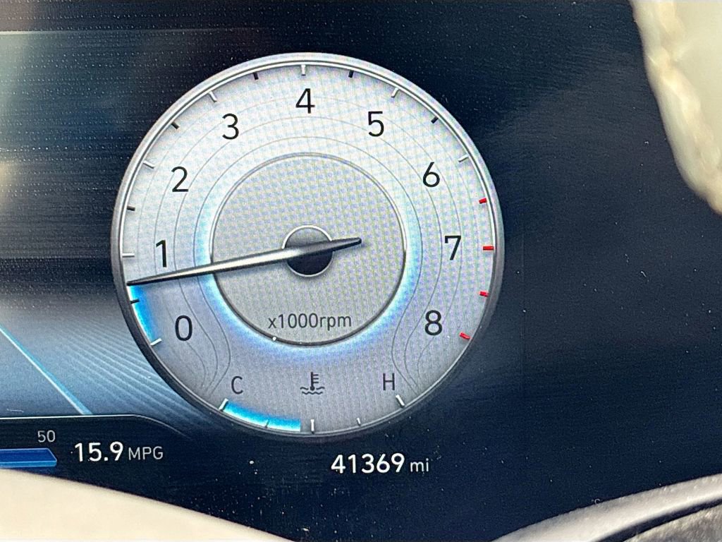 Used 2023 Hyundai Elantra SEL w/ Convenience Package image 12