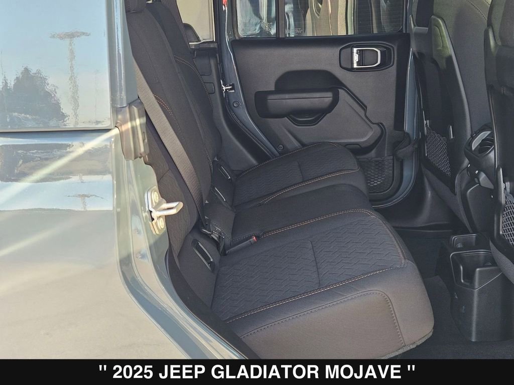 Used 2025 Jeep Gladiator Mojave w/ Convenience Group image 28