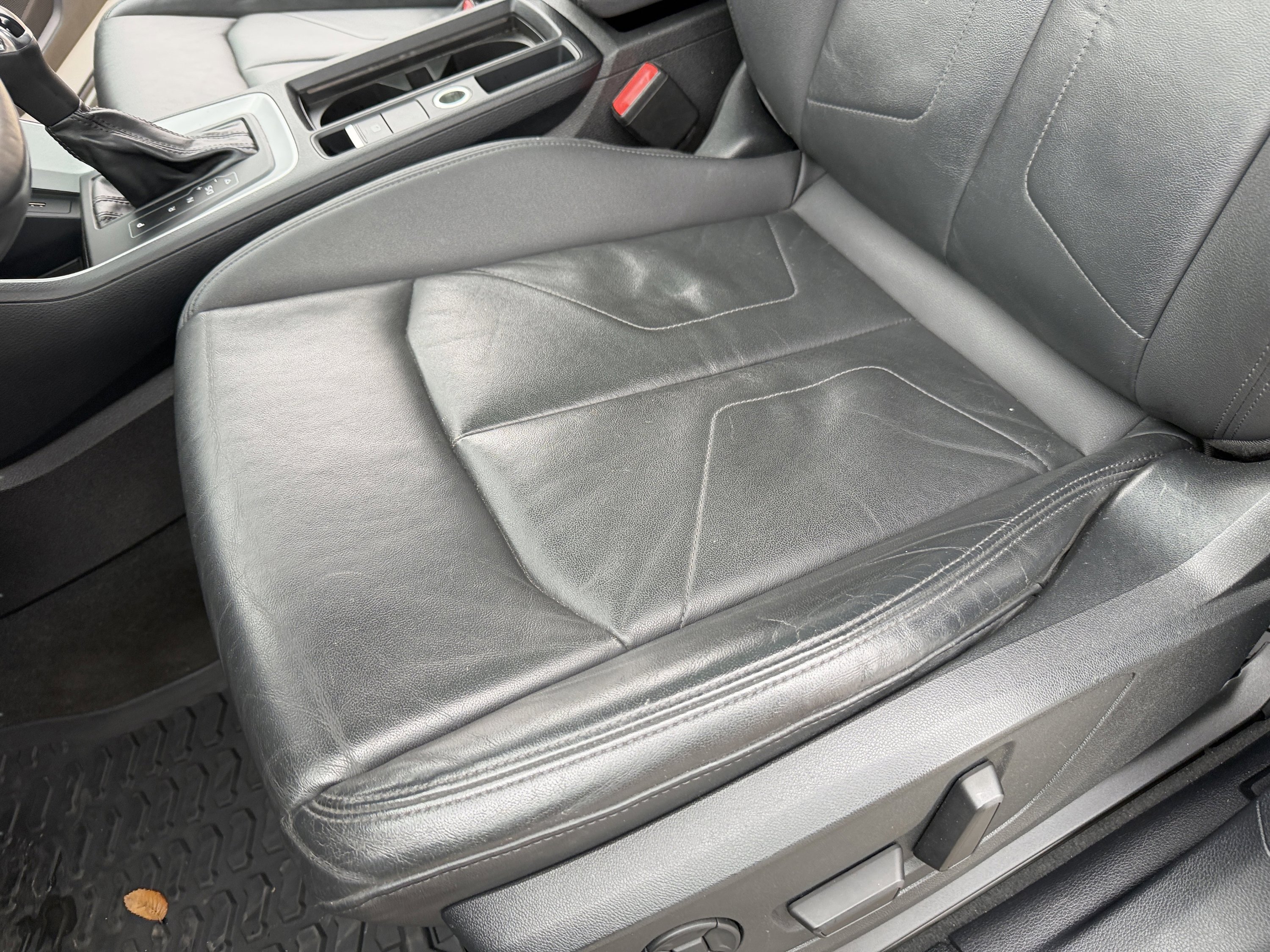 Used 2021 Audi Q3 2.0T Premium w/ Convenience Package image 12