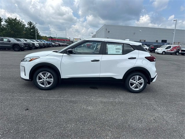 New 2025 Nissan Kicks Play S image 7