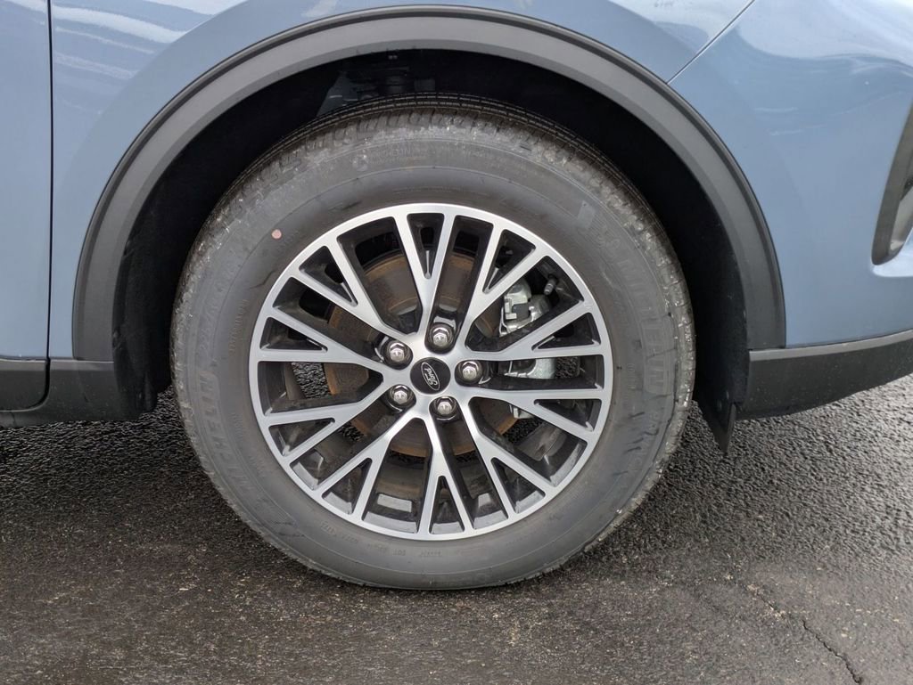 New 2024 Ford Escape SE image 17