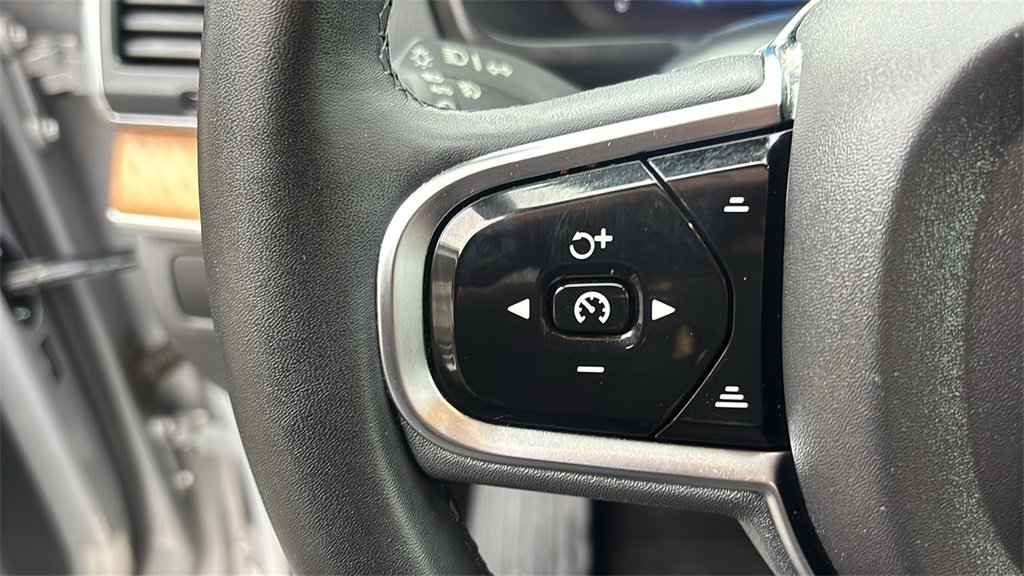 Certified 2023 Volvo XC90 B6 Core w/ Climate Package image 18