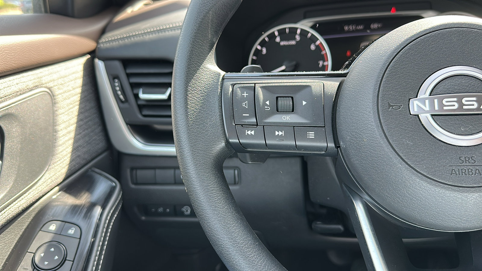 Certified 2023 Nissan Rogue SV image 14