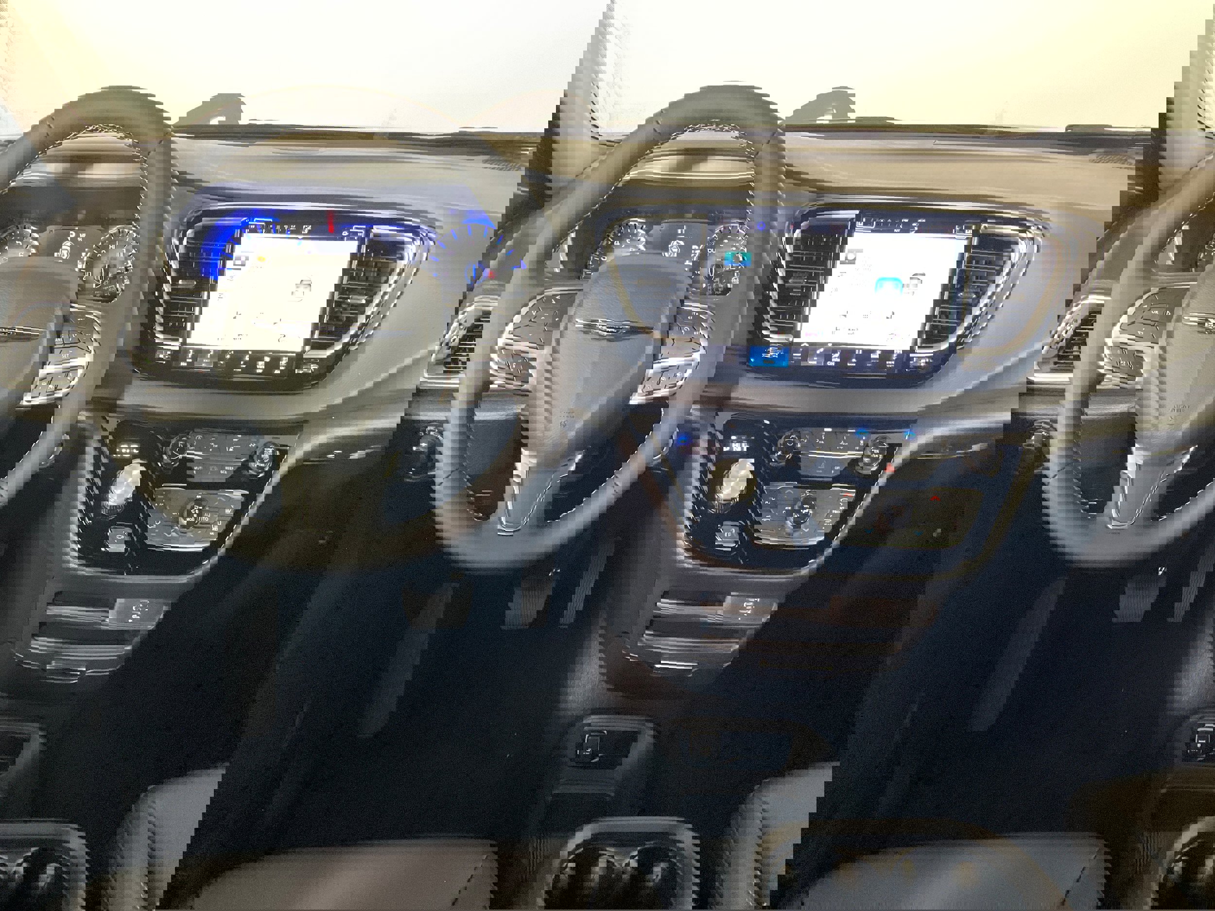 New 2026 Chrysler Voyager LX image 10