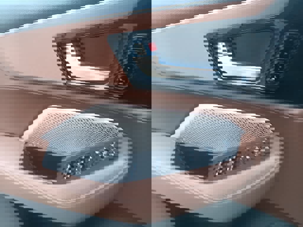 Used 2023 Acura MDX SH-AWD w/ Technology Package image 16