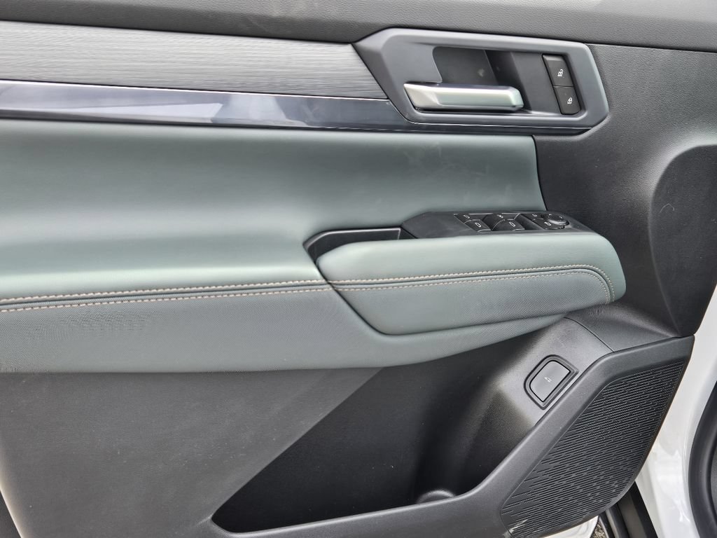 New 2026 GMC Terrain AT4 w/ Technology Package II AWD/4WD image 16