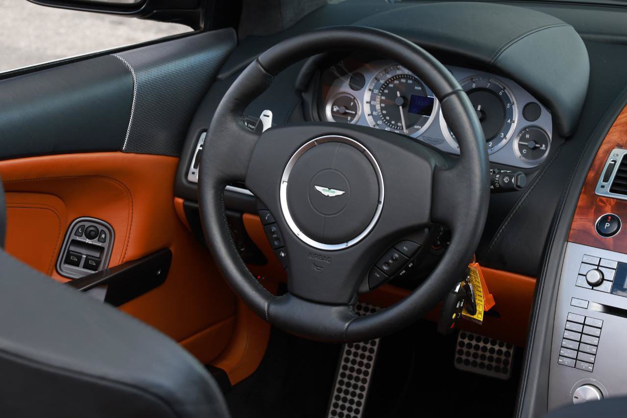 Used 2006 Aston Martin DB9 Volante RWD image 31