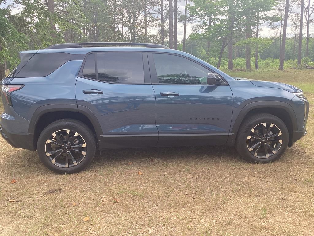 New 2026 Chevrolet Equinox RS w/ Safety and Technology Package FWD image 5