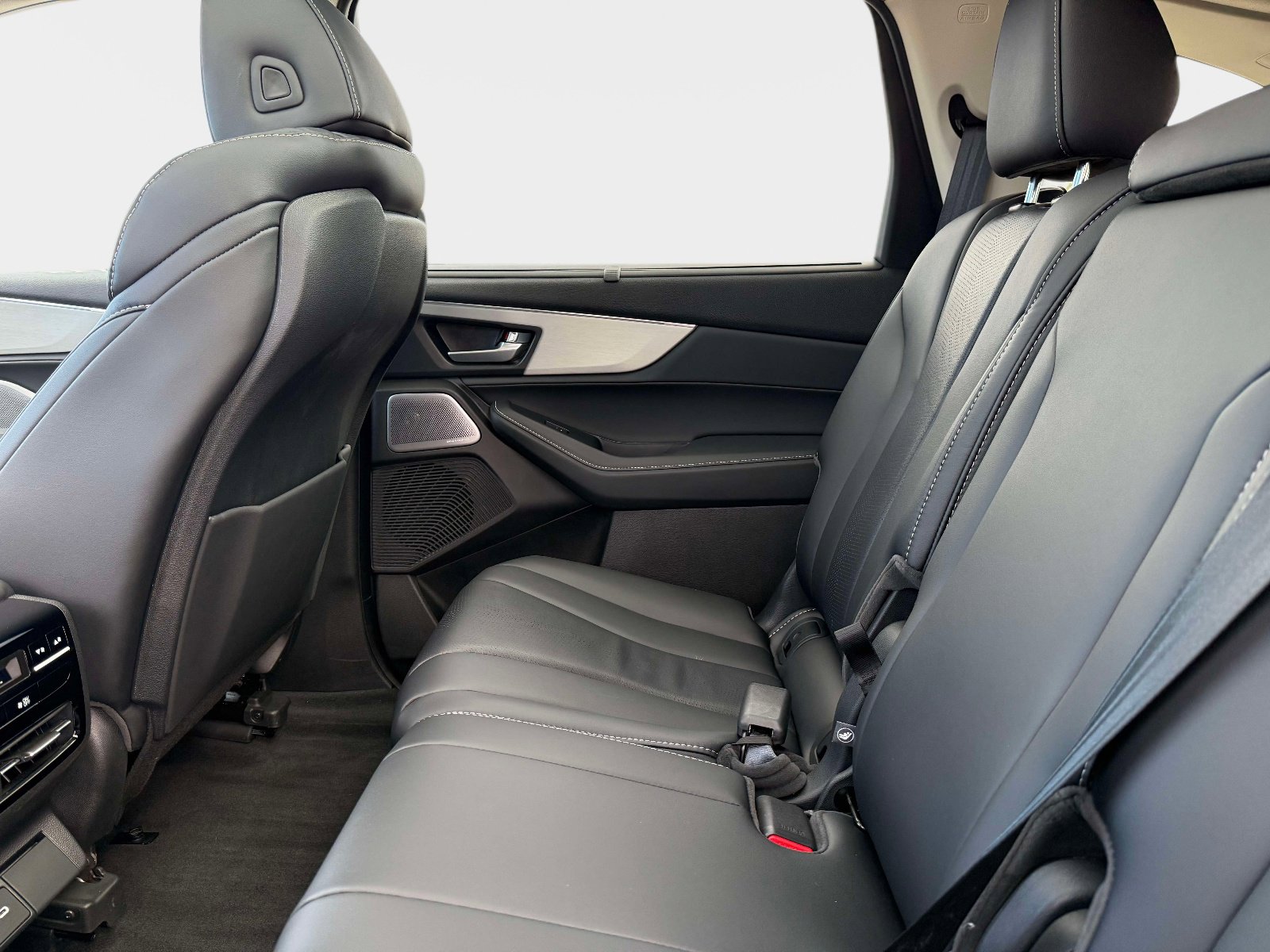 Certified 2026 Acura MDX FWD w/ Technology Package image 13